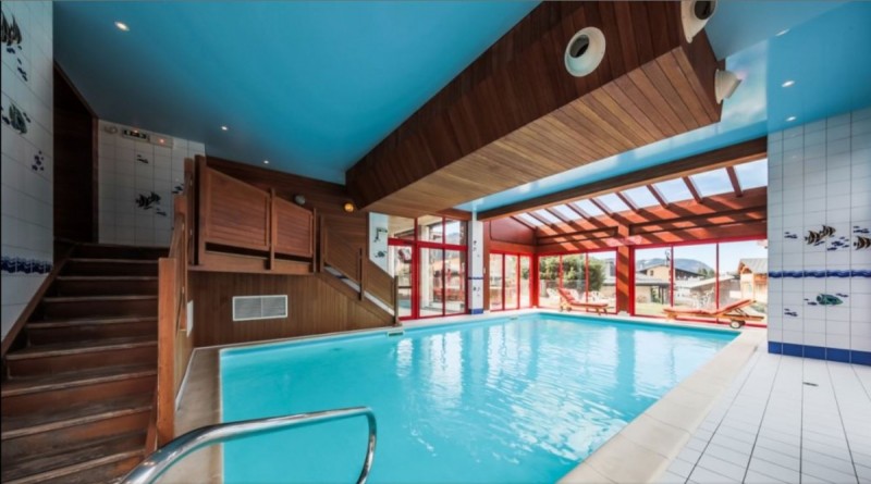 Hotel in Les Gets with swimming pool