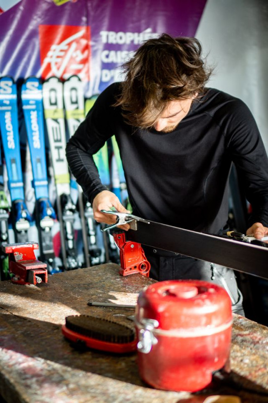 Ski & snowboard material rental