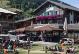 Hotel-Bellevue-exterieur-ete-terrasse-location-appartement-chalet-Les-Gets