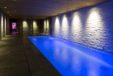 Hotel-Crychar-piscine-interieure-location-appartement-chalet-Les-Gets