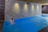 Hotel-Crychar-piscine-location-appartement-chalet-Les-Gets