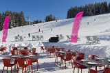 Hotel-Crychar-terrasse-vue-piste-location-appartement-chalet-Les-Gets