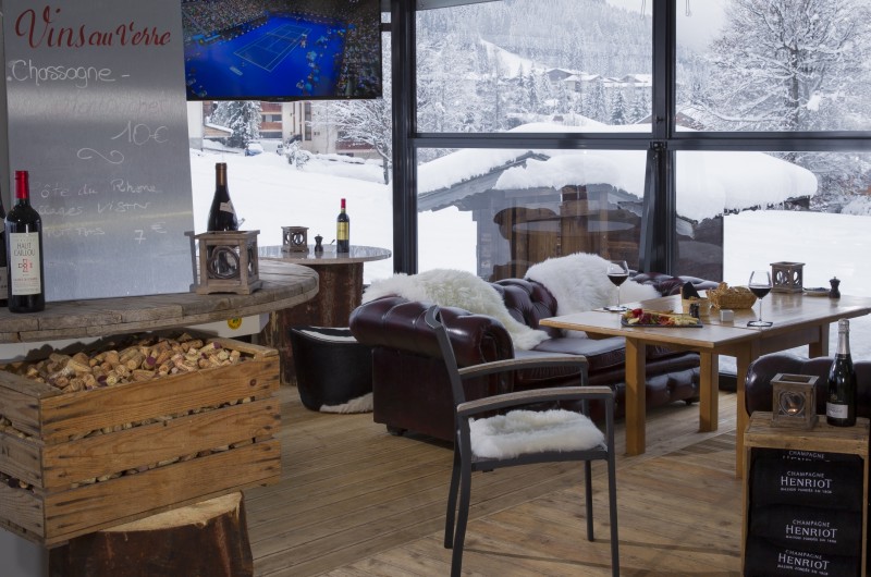 Hotel-Crychar-bar-a-vin-Bacchus-location-appartement-chalet-Les-Gets