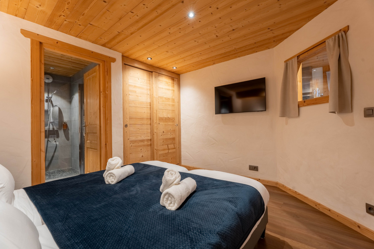 03-virolet-cosy-chambre-ensuite-19382363-location-appartement-chalet-Les-Gets