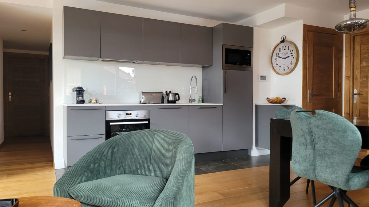 06-solaretb203-sejour-cuisine-location-appartement-chalet-Les-Gets