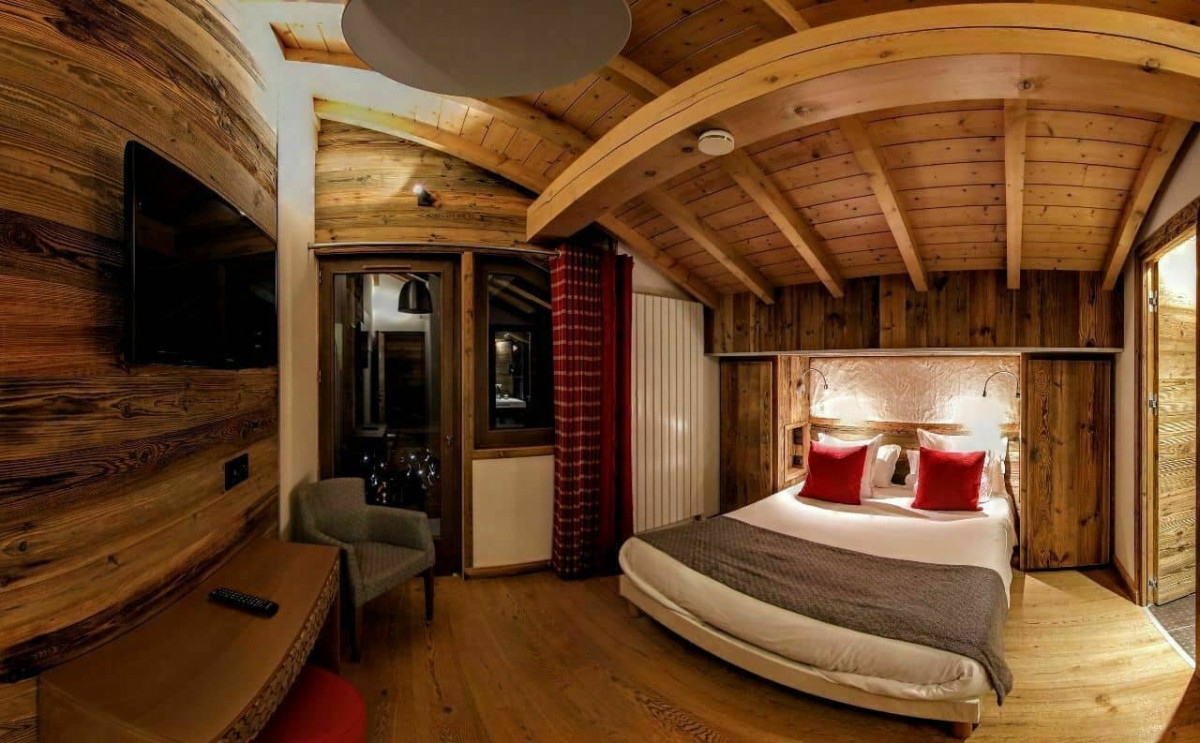 Room 192757-525155