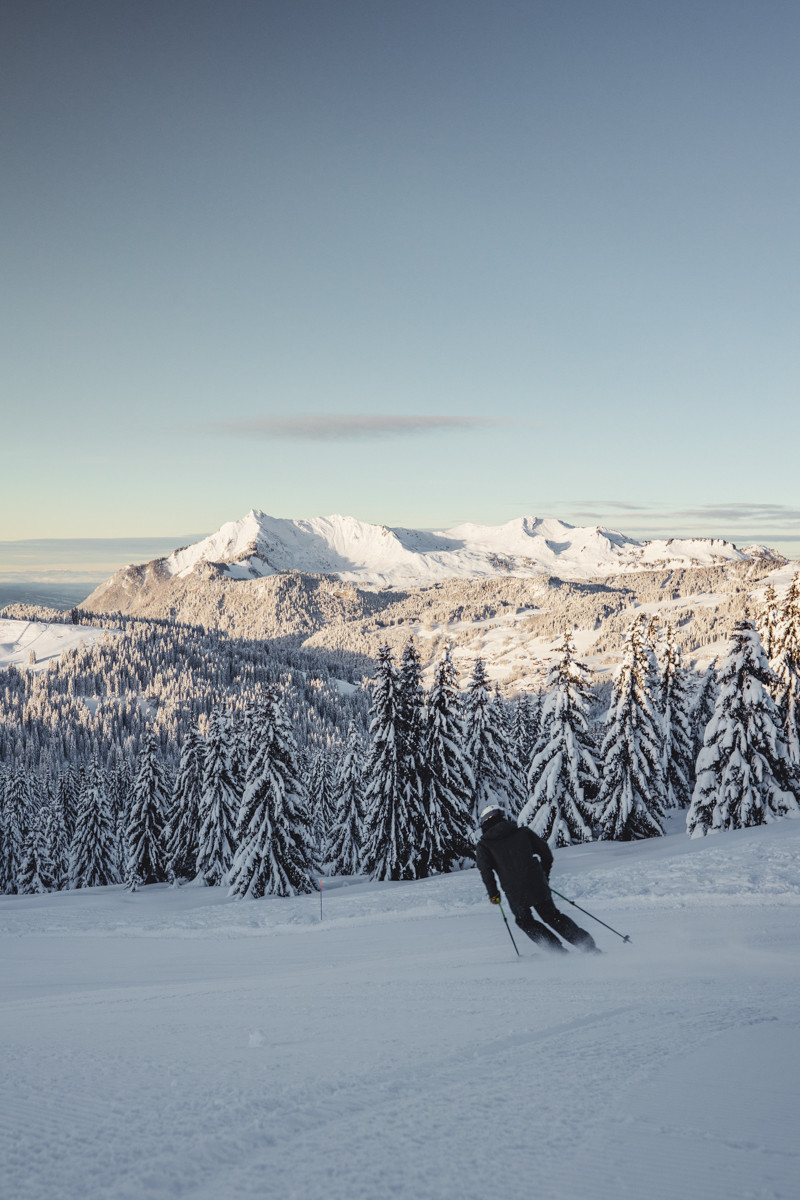 2021-12-11-les-gets-skieur-piste-damee-cpcorentin-croisonnier-187-ld-9007501