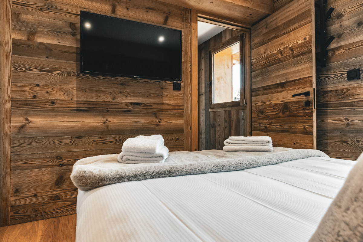 29-teka-adret-chambre-lit-double-location-appartement-chalet-Les-Gets