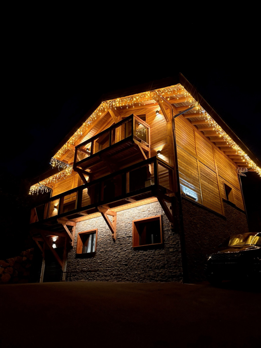 42-exterieur-nuit-4-16985845