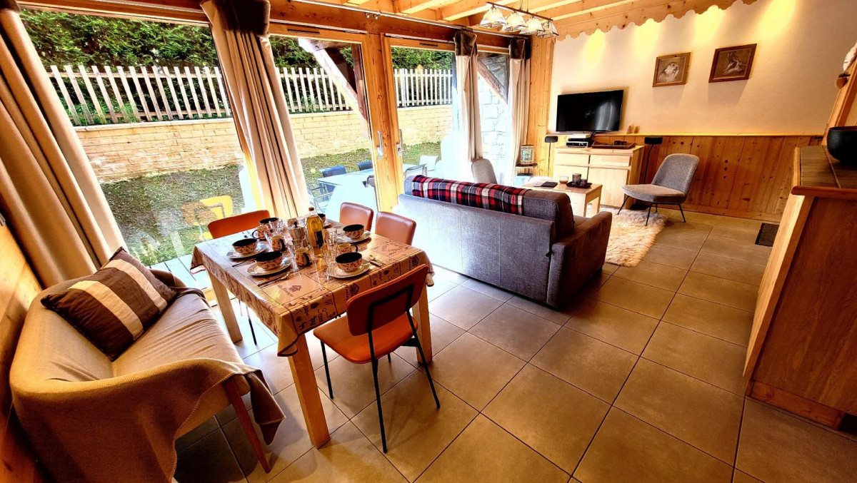 _lv_images__lot_0000000005_01_18483812