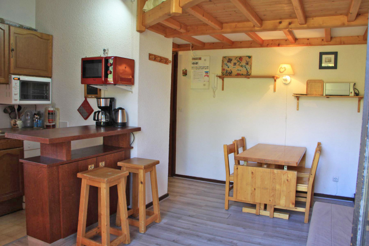 _lv_images__lot_0000000034_03_18478300