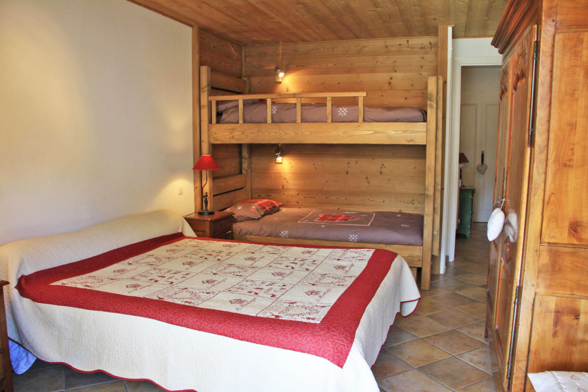 _lv_images__lot_0000000042_04_20440489 _lv_images__lot_0000000042_04_20440489