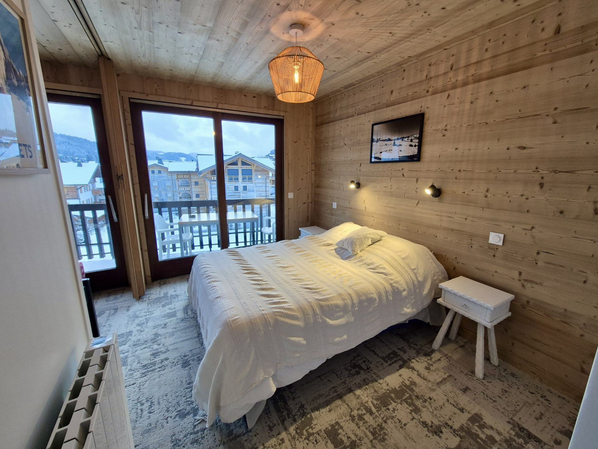 _lv_images__lot_0000000043_08_17887773