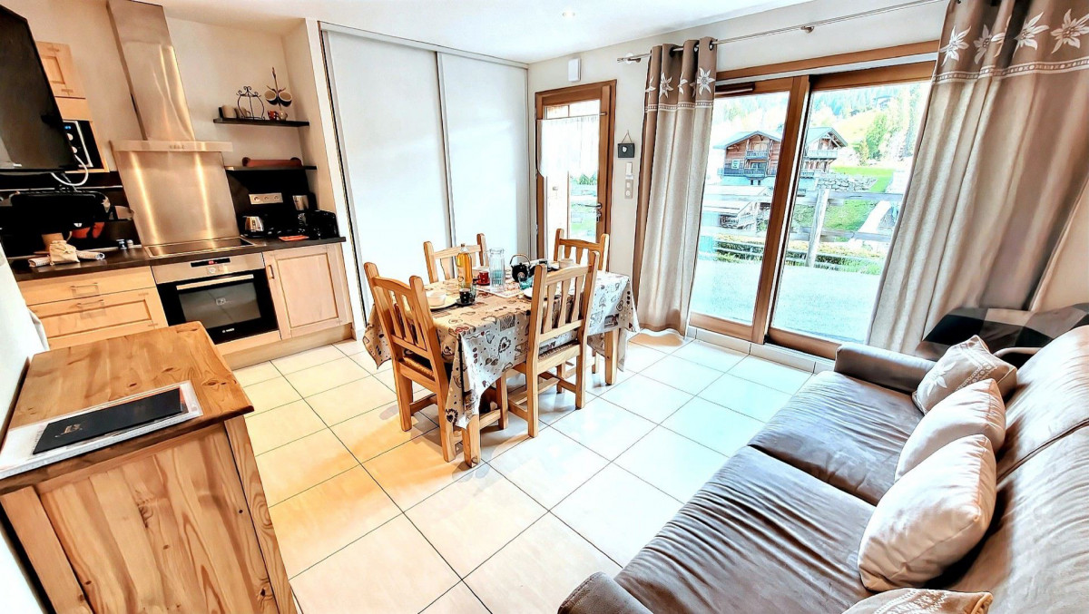 _lv_images__lot_0000000046_03_19359718