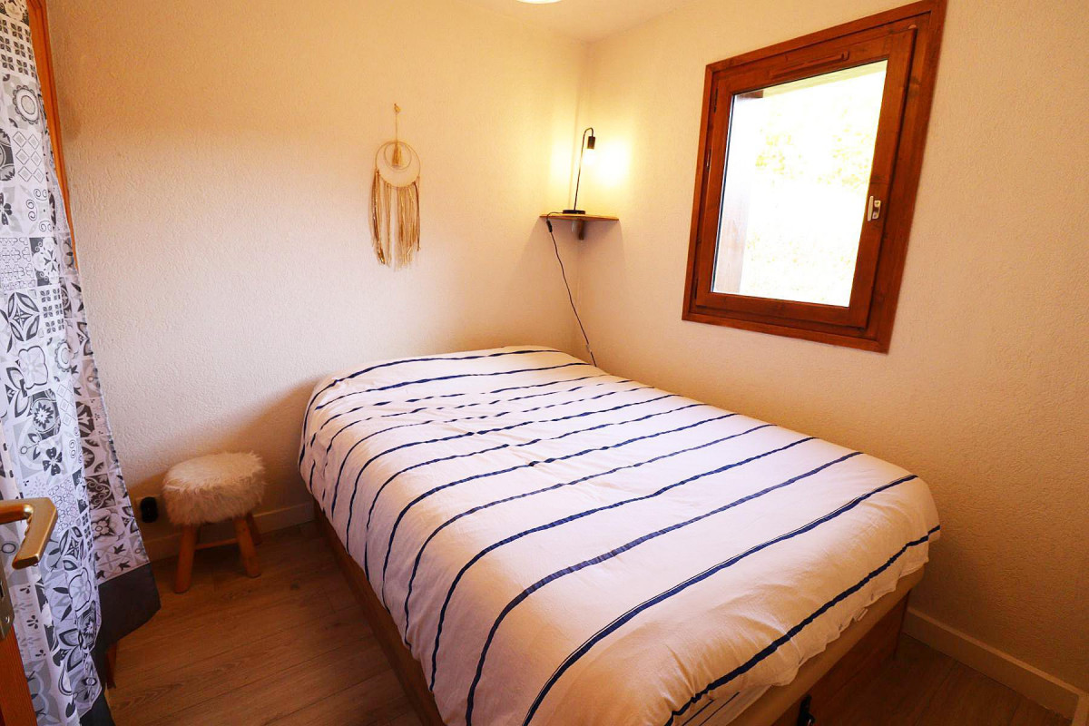 _lv_images__lot_0000000084_03_19363044