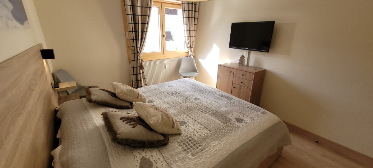 _lv_images__lot_0000000093_14_18056946 _lv_images__lot_0000000093_14_18056946