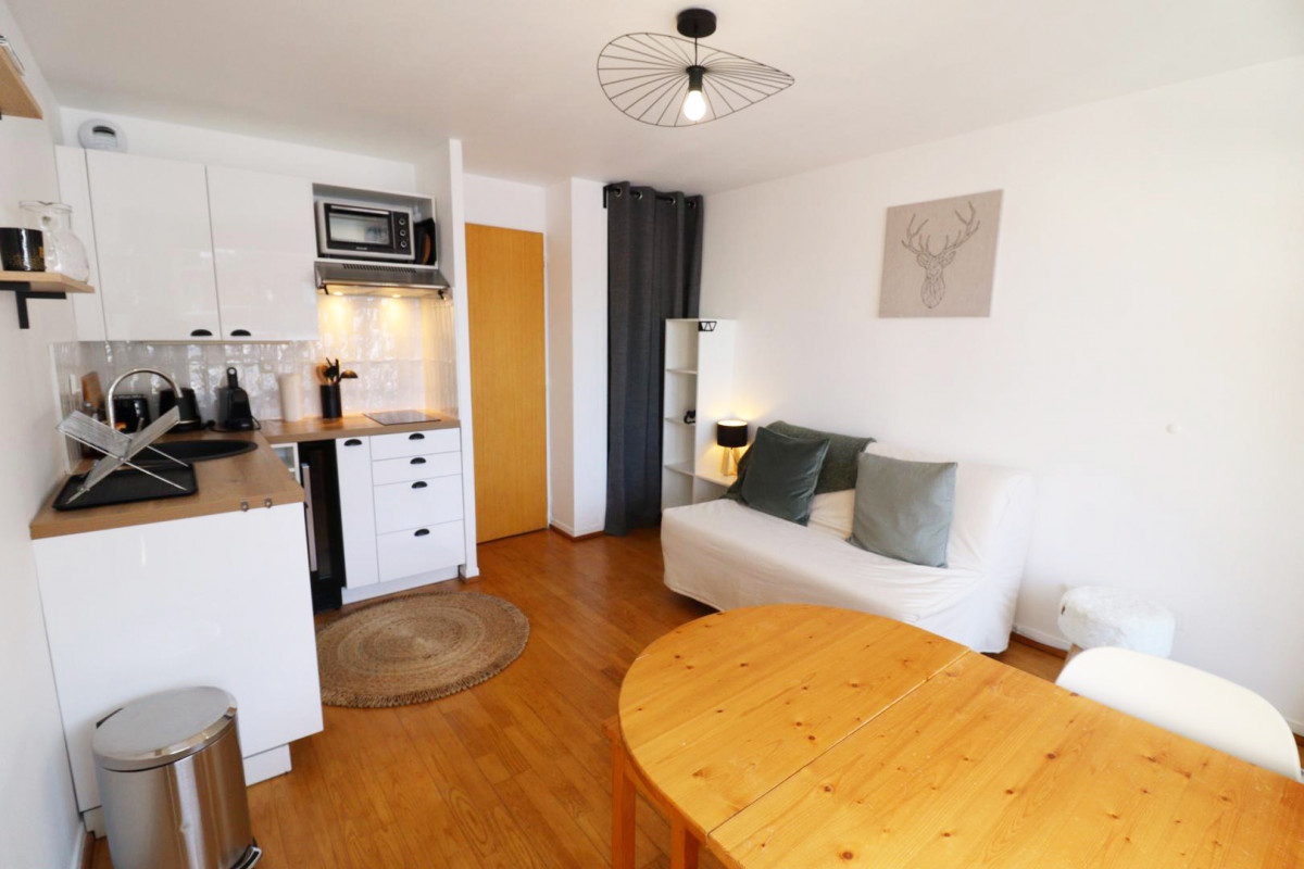 _lv_images__lot_0000000097_03_18797423