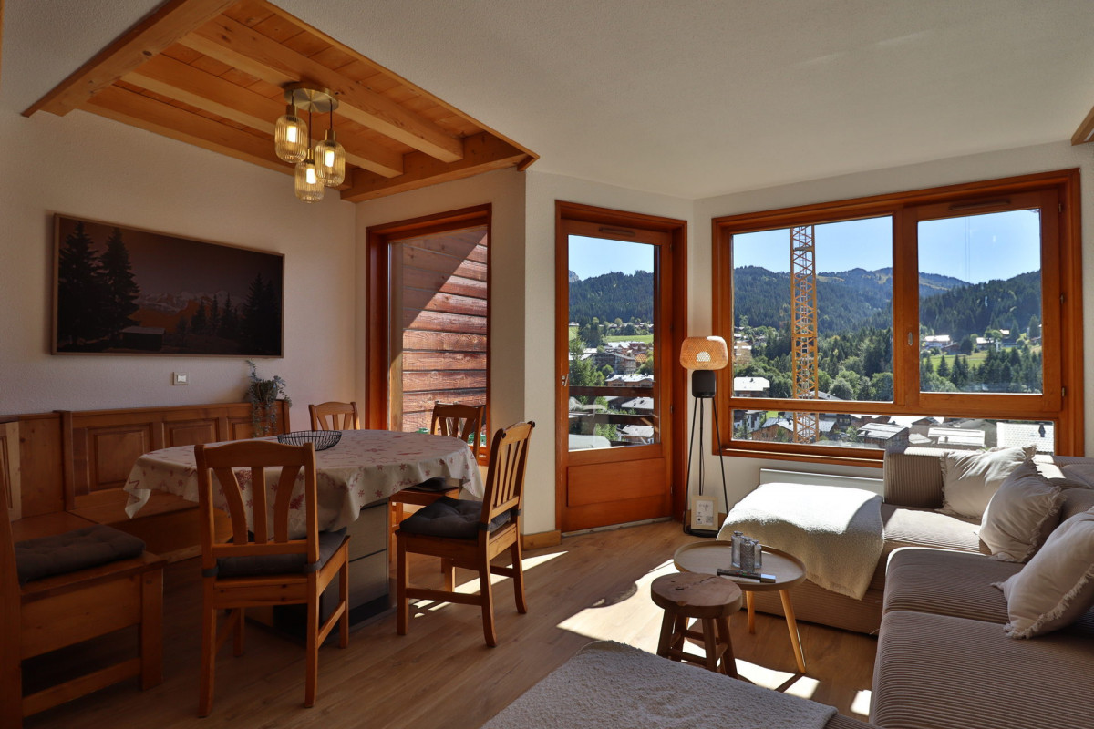 _lv_images__lot_0000000099_03_18487000