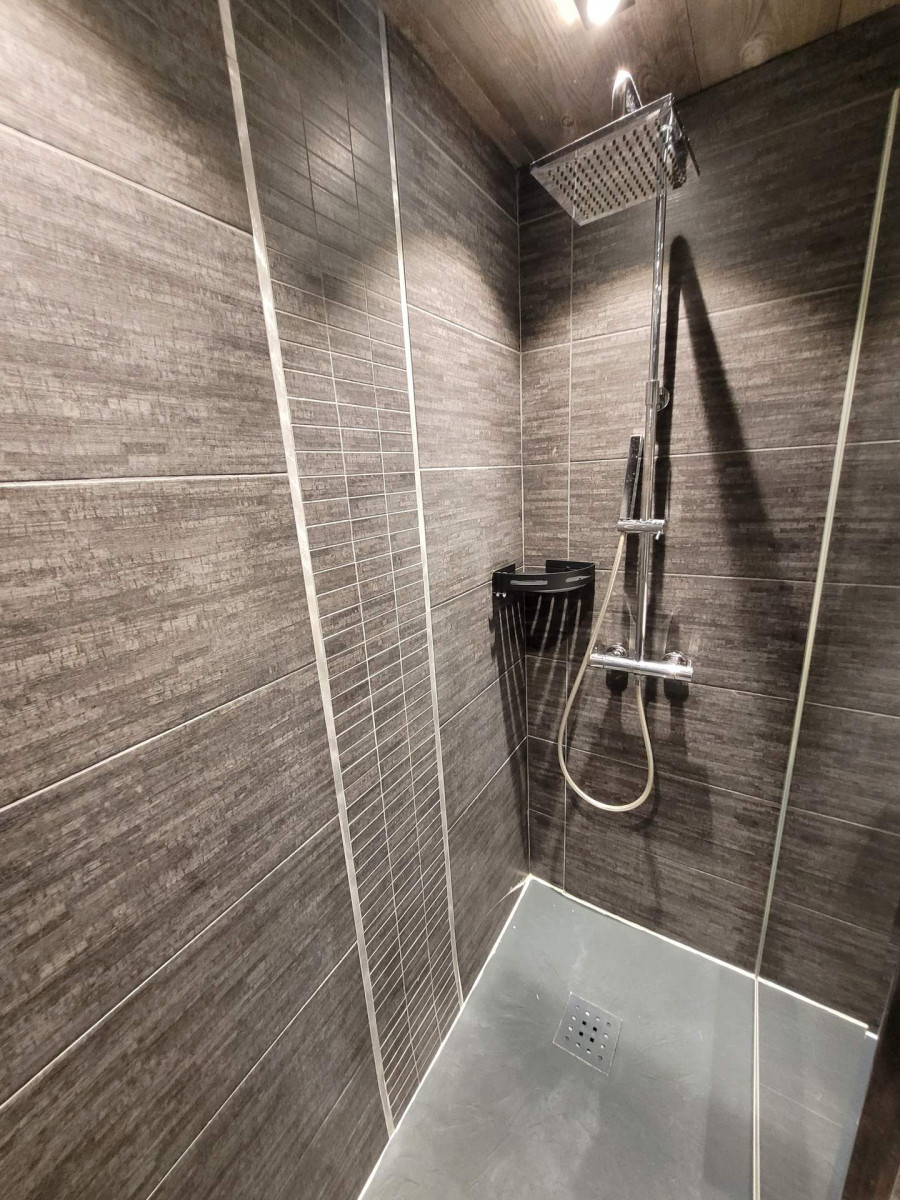 _lv_images__lot_0000000101_08_18784891 _lv_images__lot_0000000101_08_18784891