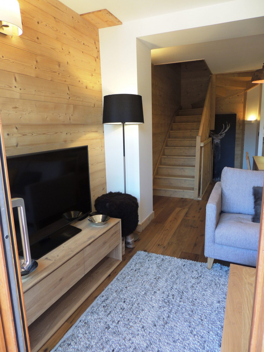 _lv_images__lot_0000000105_15_18426745