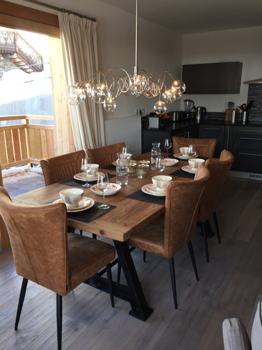 _lv_images__lot_0000000127_03_18928596