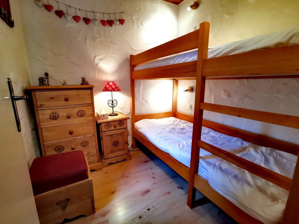 _lv_images__lot_0000000146_05_18927133