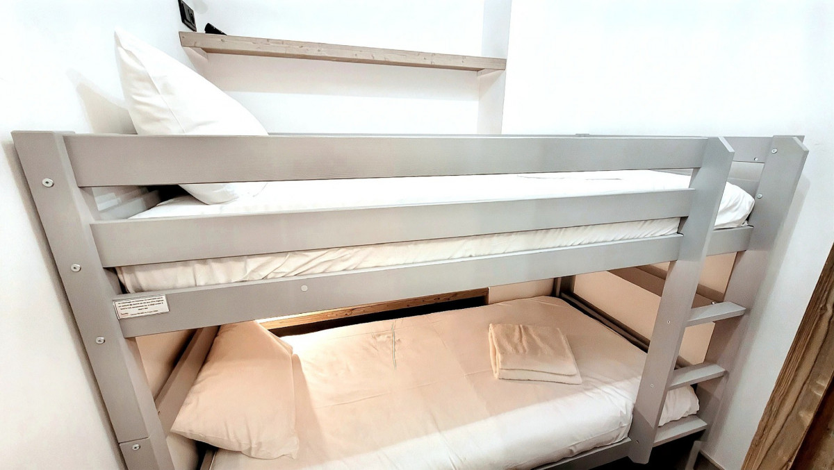 _lv_images__lot_0000000160_11_18484238