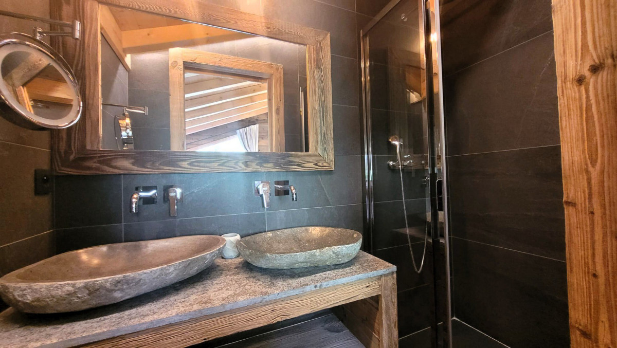 _lv_images__lot_0000000177_09_19357580