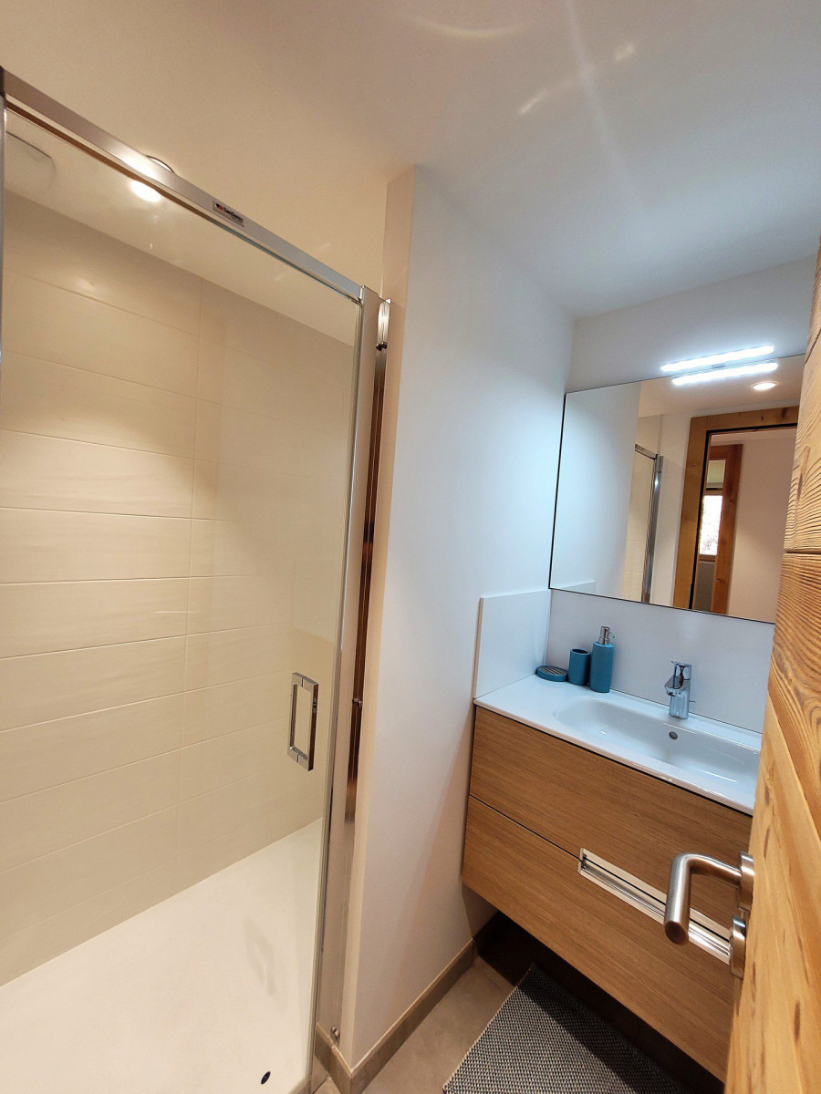 _lv_images__lot_0000000185_09_18039169