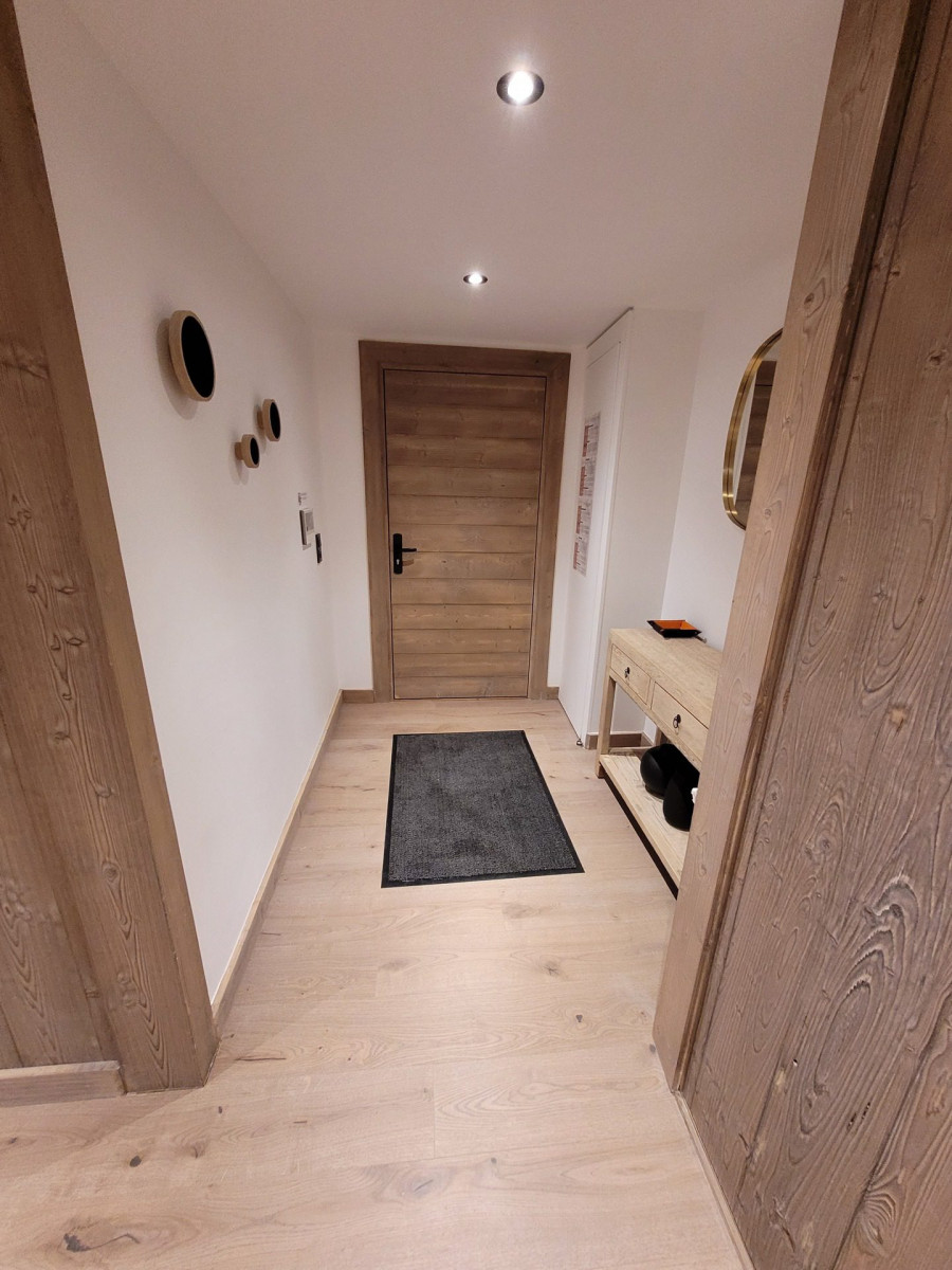 _lv_images__lot_0000000187_12_19216787