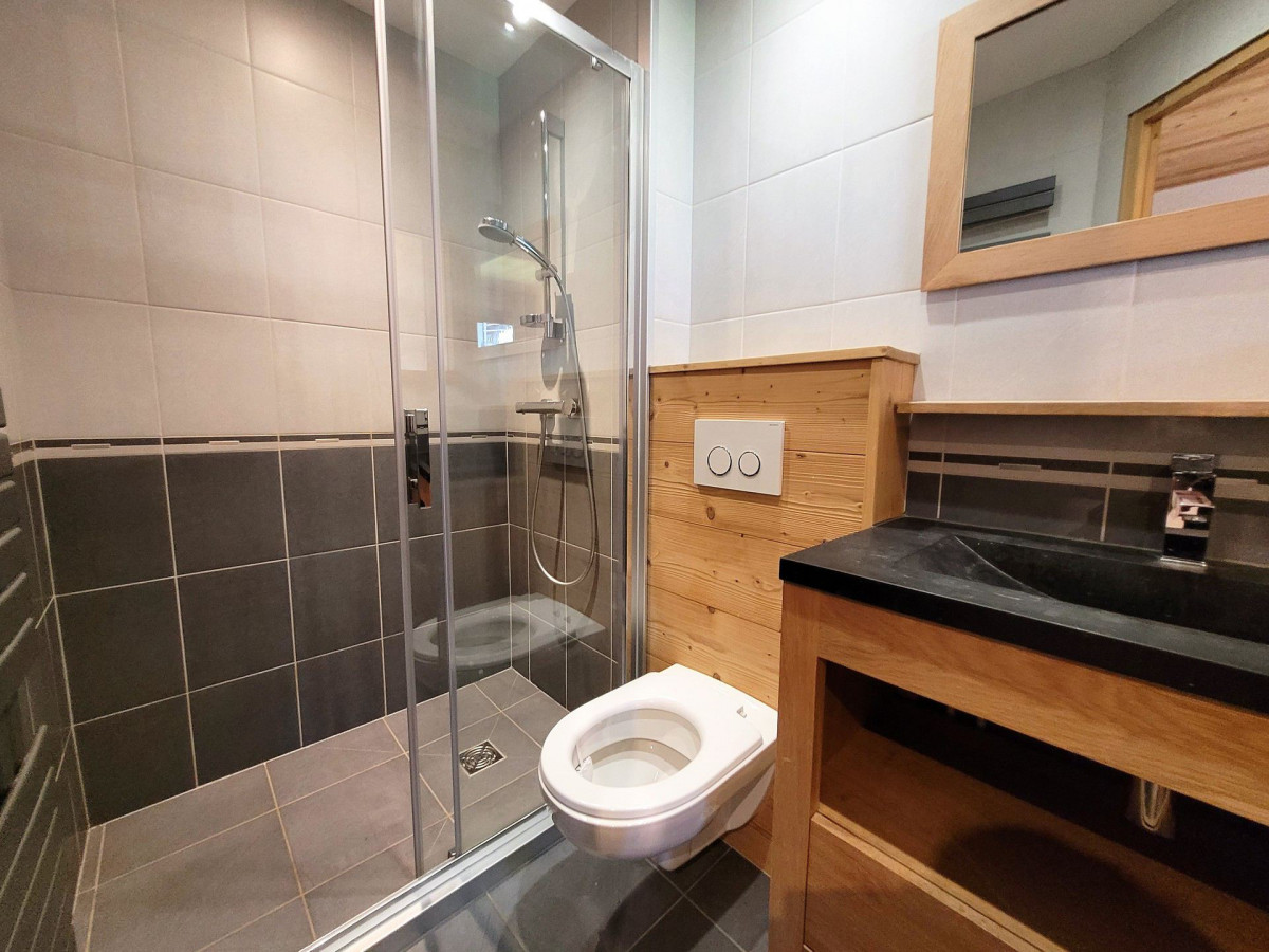 _lv_images__lot_0000000196_06_19358676