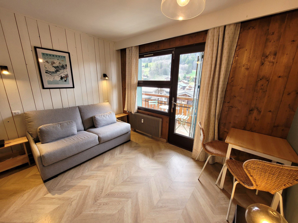 _lv_images__lot_0000000205_01_18361811