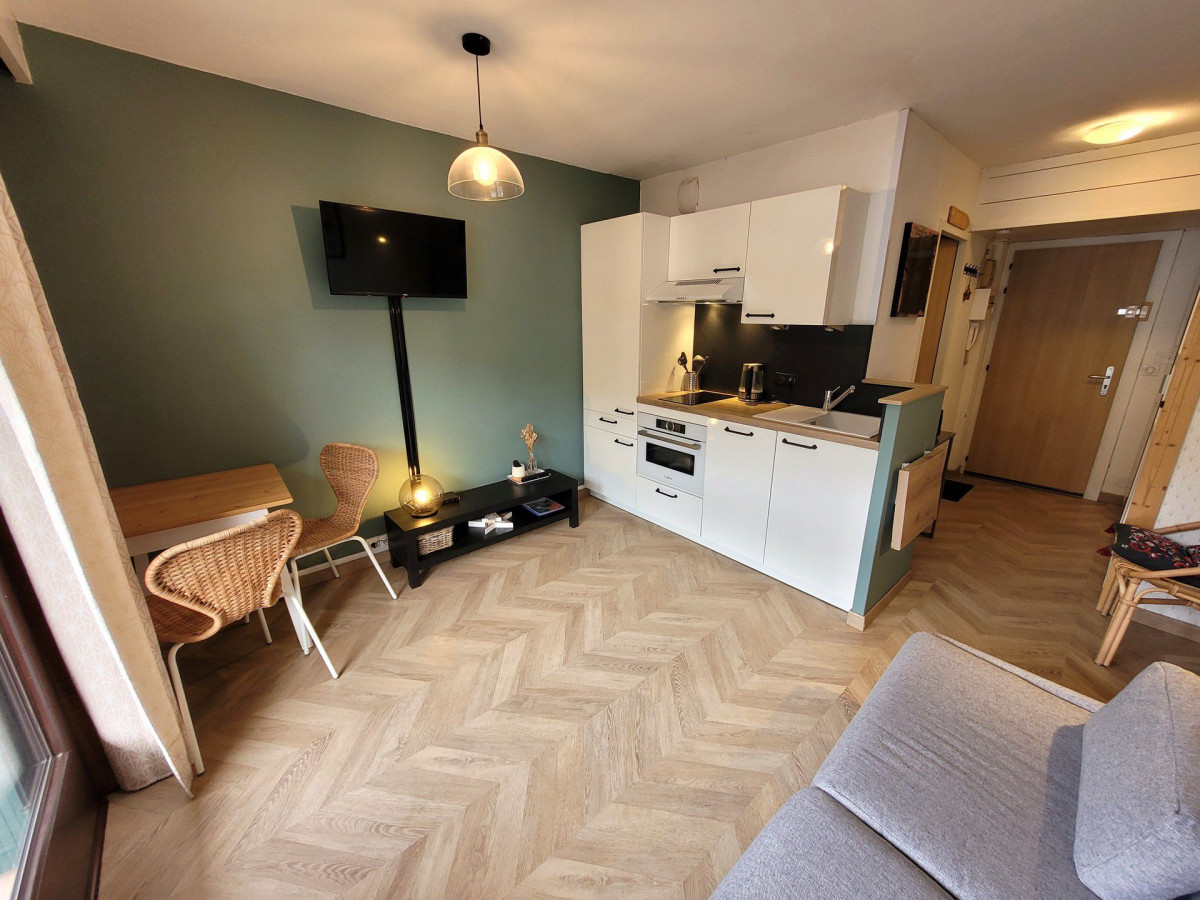 _lv_images__lot_0000000205_02_19227329 _lv_images__lot_0000000205_02_19227329