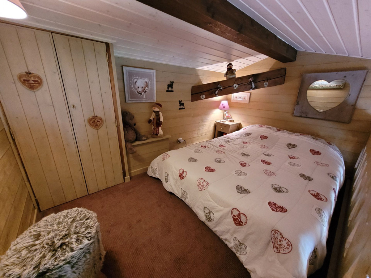 _lv_images__lot_0000000207_10_18484576