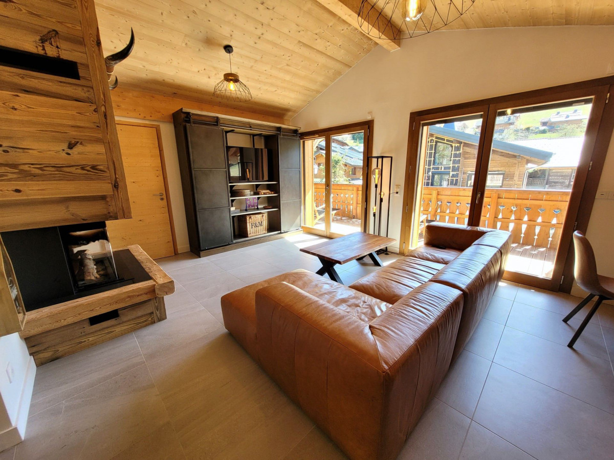 _lv_images__lot_0000000210_04_18056839 _lv_images__lot_0000000210_04_18056839