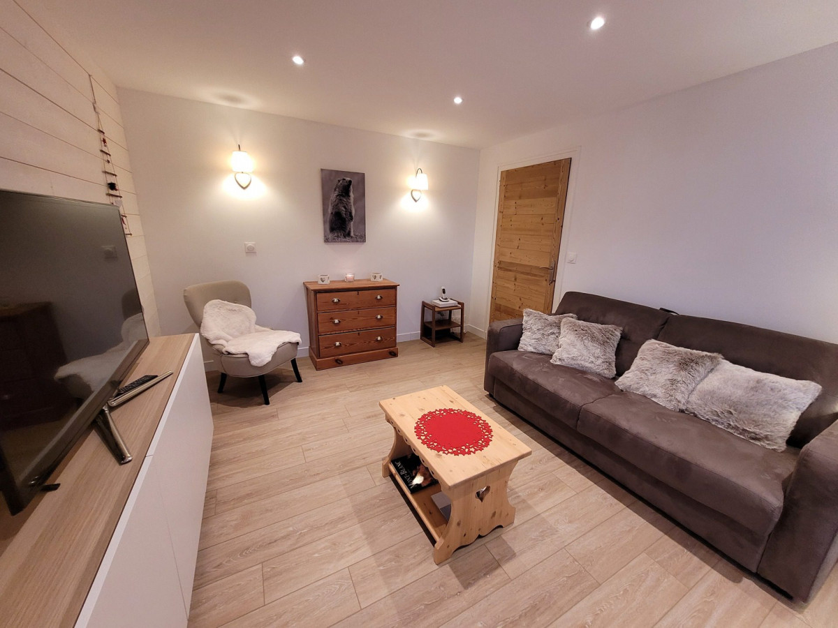 _lv_images__lot_0000000212_14_18041396