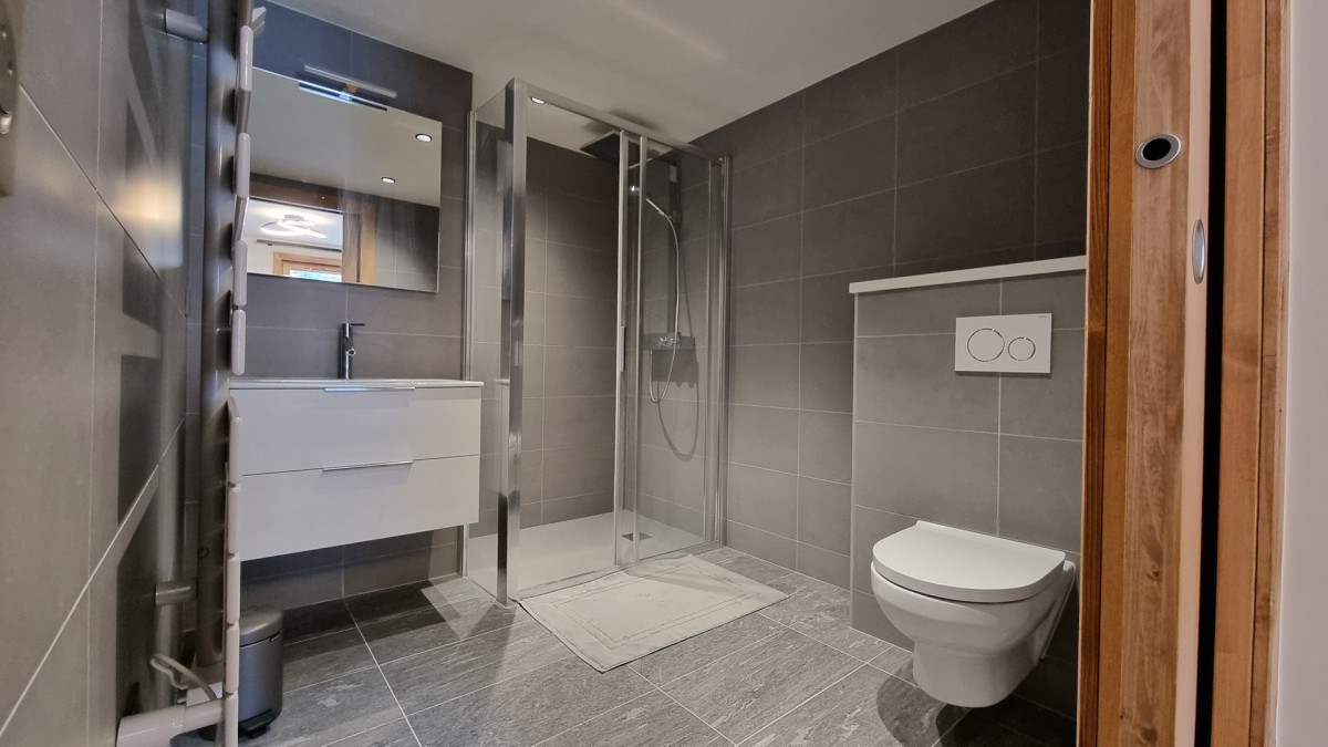 _lv_images__lot_0000000220_06_19225162