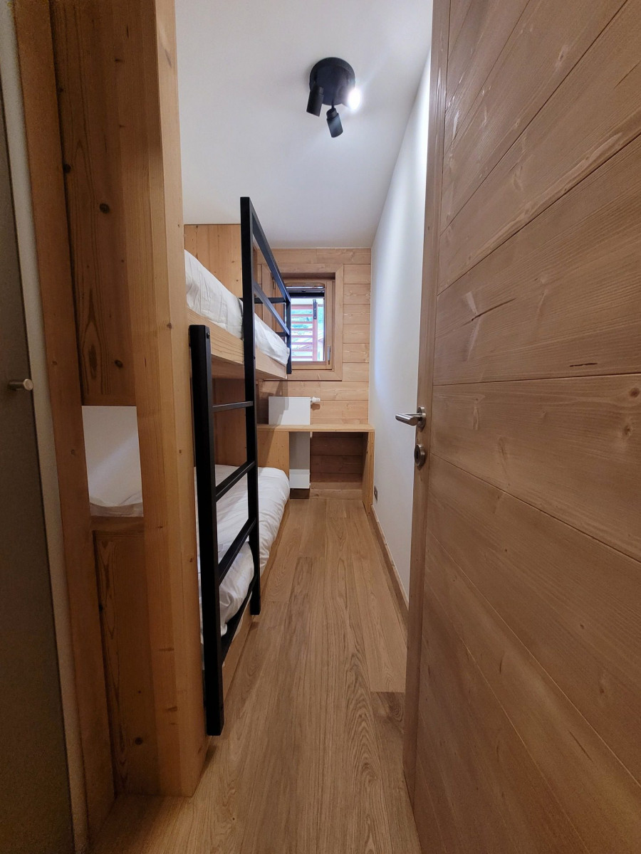 _lv_images__lot_0000000220_09_19225165