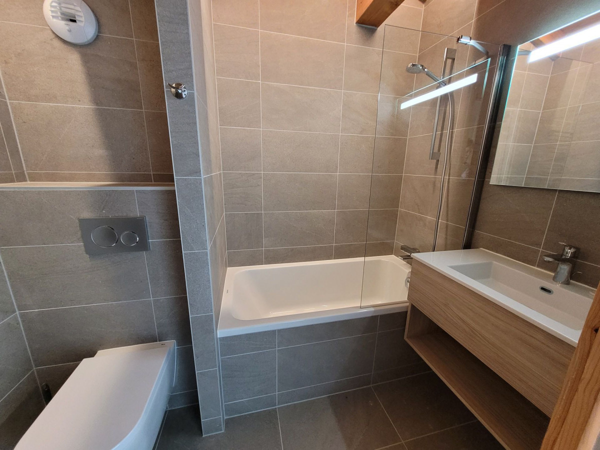 _lv_images__lot_0000000244_09_19357748