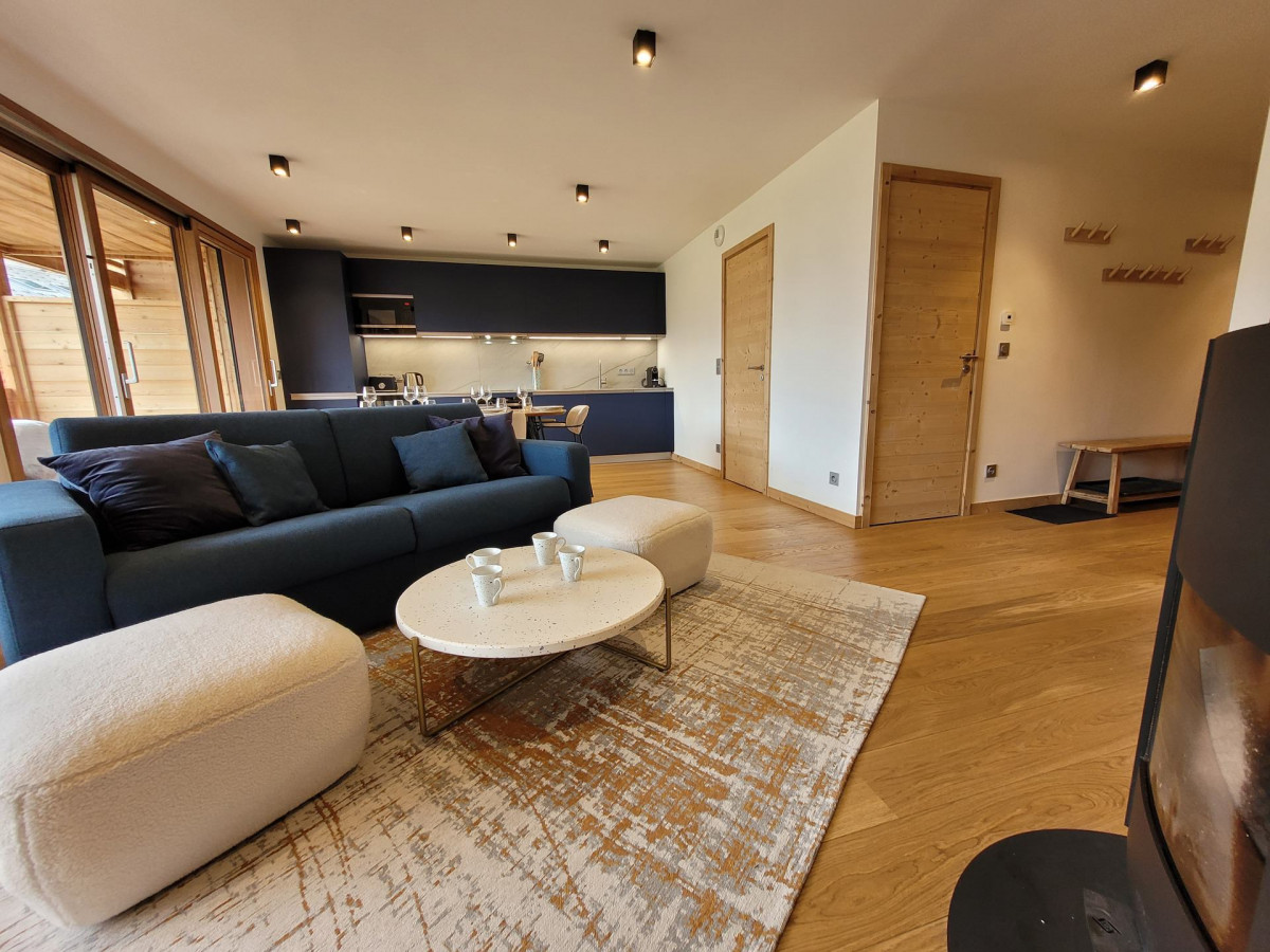 _lv_images__lot_0000000244_14_18039341