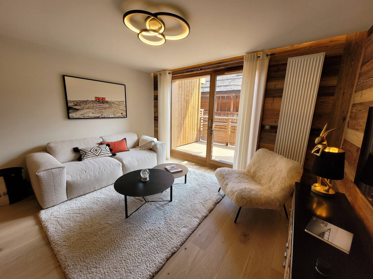 _lv_images__lot_0000000252_02_18040210