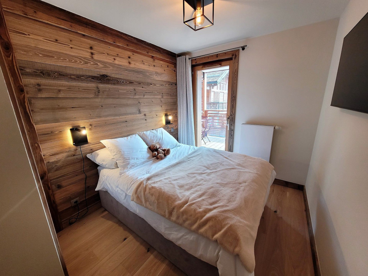 _lv_images__lot_0000000252_06_20436276 _lv_images__lot_0000000252_06_20436276