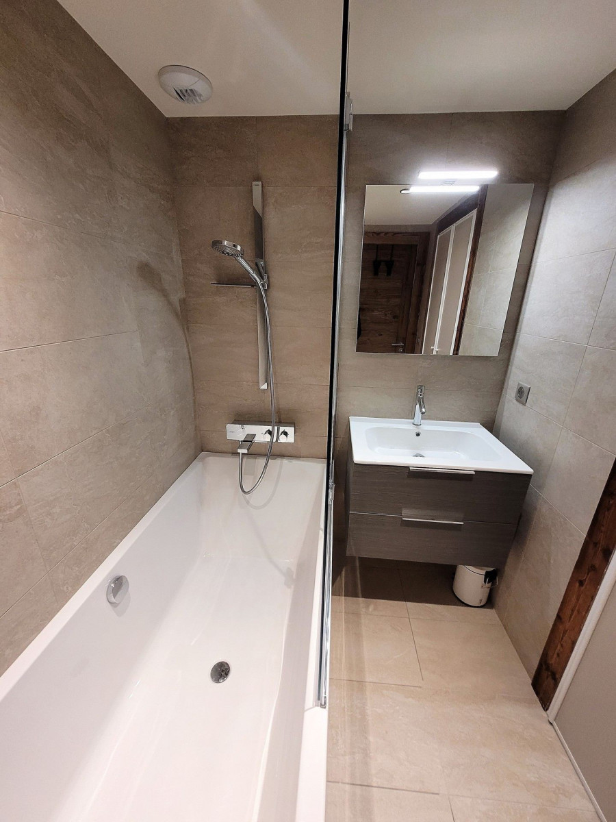 _lv_images__lot_0000000252_08_18483575 _lv_images__lot_0000000252_08_18483575