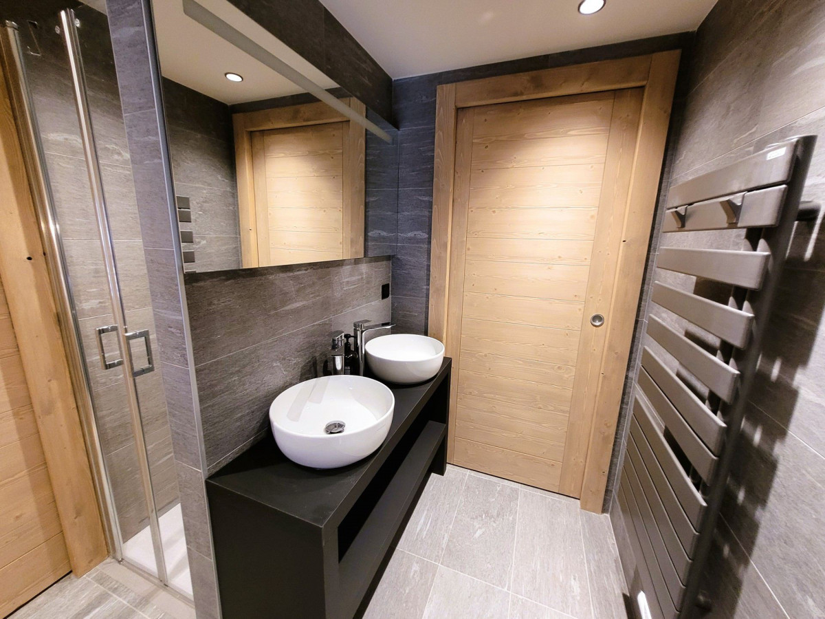 _lv_images__lot_0000000253_06_18040133