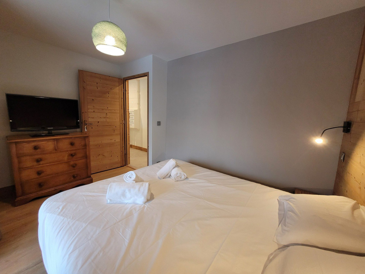 _lv_images__lot_0000000262_15_18483695