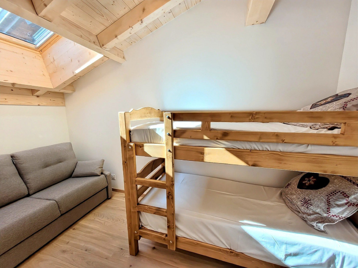 _lv_images__lot_0000000270_07_18925607