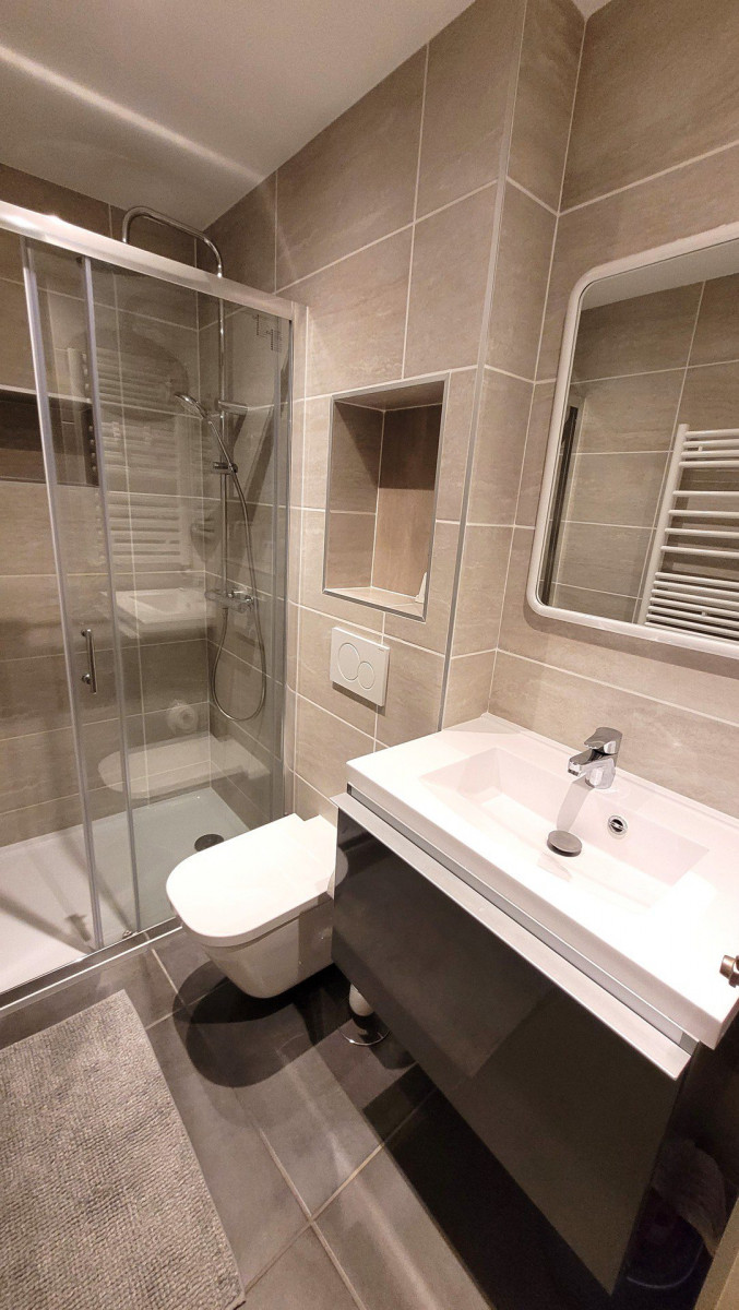 _lv_images__lot_0000000271_09_18927240