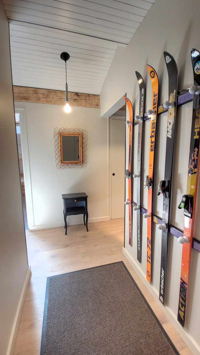 _lv_images__lot_0000000274_04_19216459