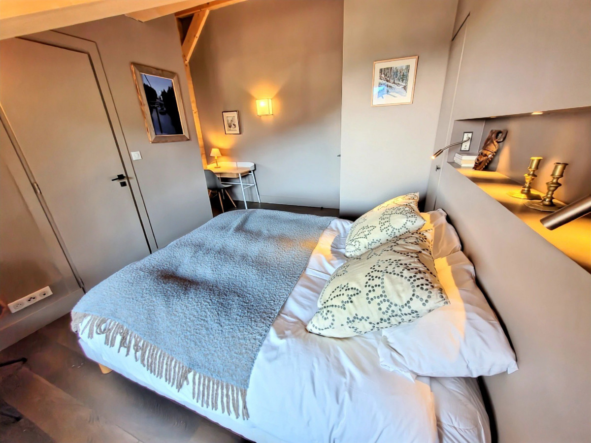 _lv_images__lot_0000000281_06_19358082