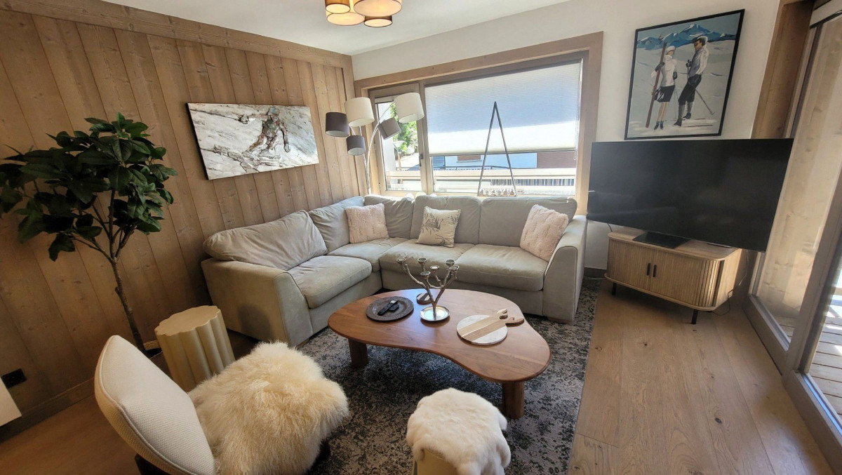 _lv_images__lot_0000000292_04_18370290